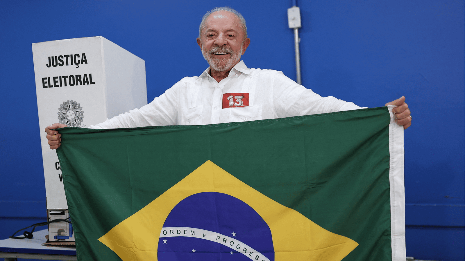 Lula vence Flávio Bolsonaro na segunda volta e garante quarto mandato no Brasil