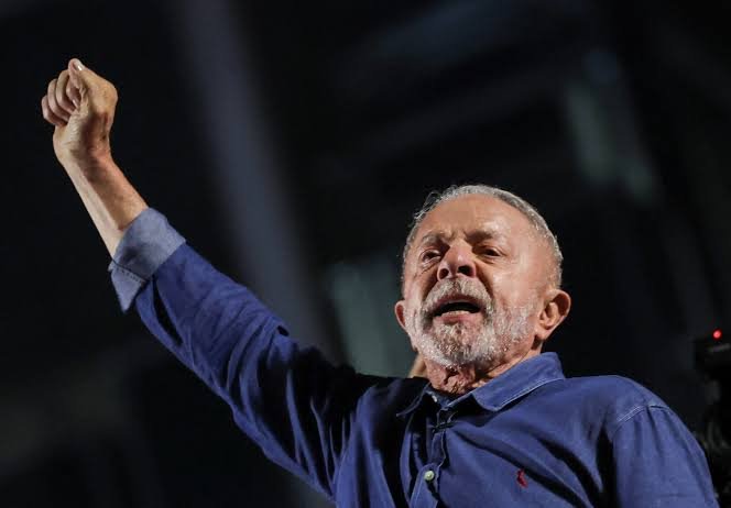 Reeleição de Lula abala mercados: dólar dispara e bolsa brasileira afunda