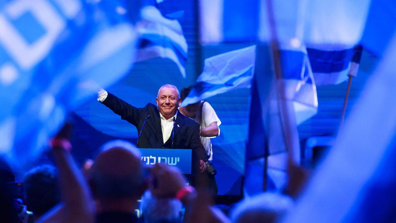 Israel: afluência recorde e projeções dão vantagem à oposição de Eisenkot