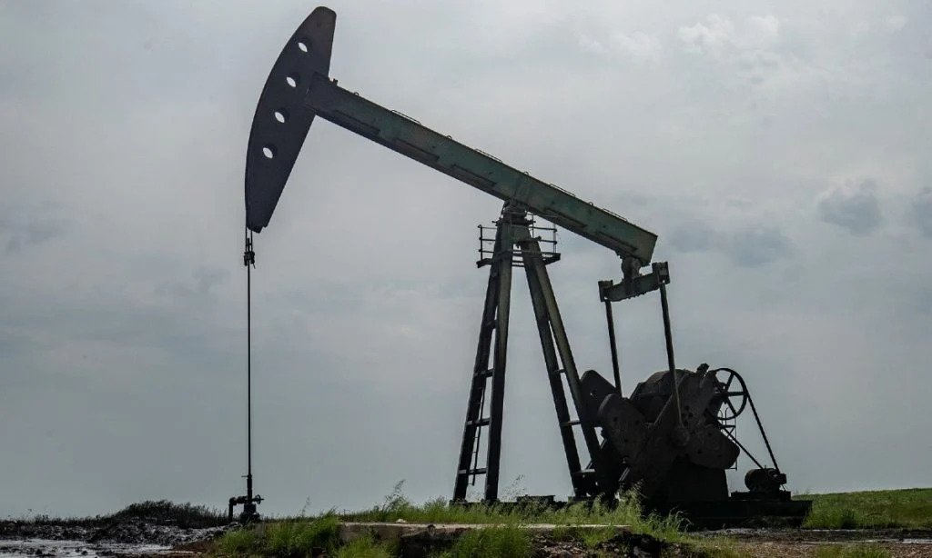Brent fecha a 115,32 dólares com receio de nova escalada no Médio Oriente